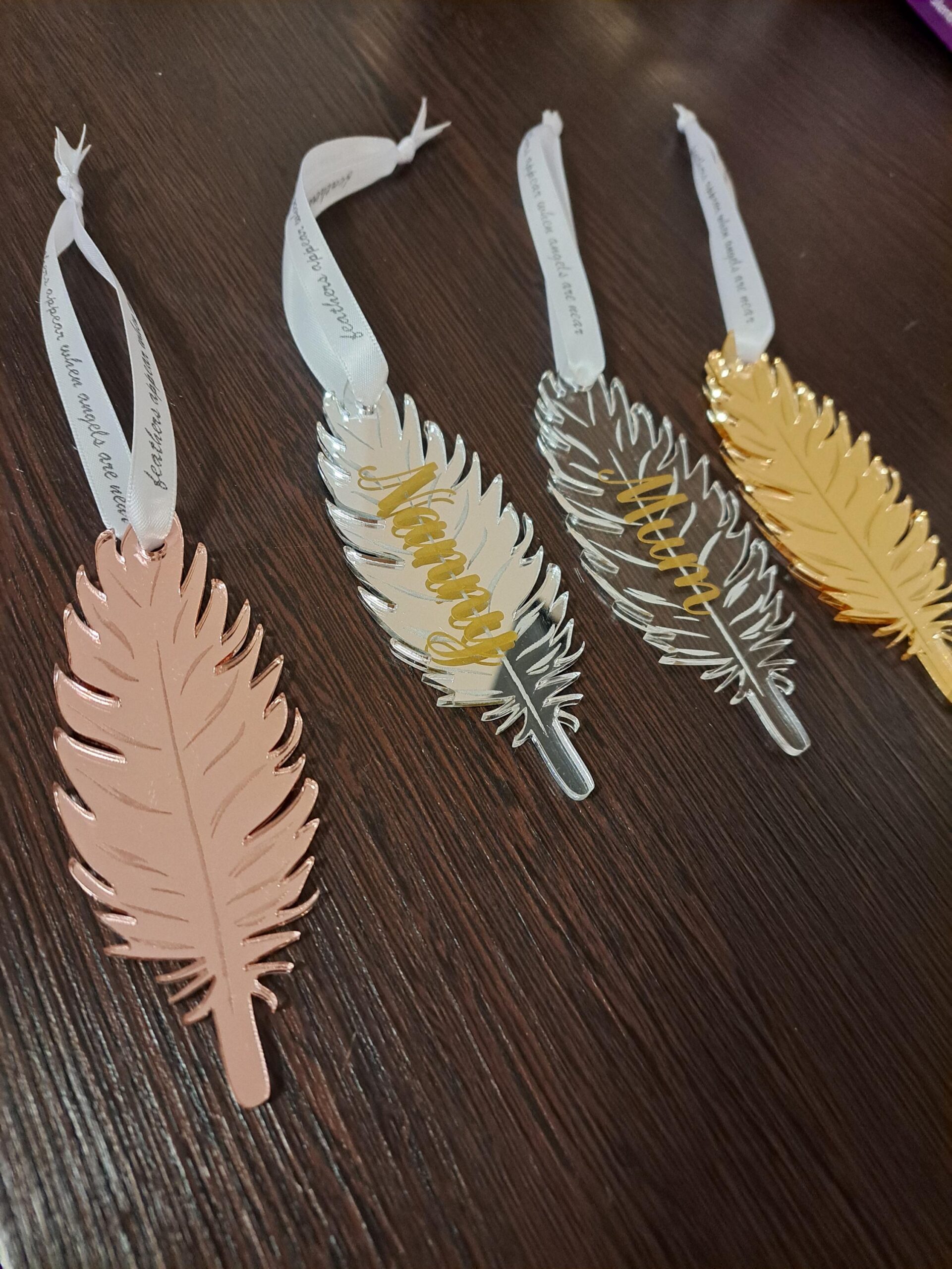Remembrance Bauble, Memorial Personalised Decoration, White Feathers, Christmas tree, Angel wings, Loss, In Memory of, Feather, Mum, Dad, - Image 2